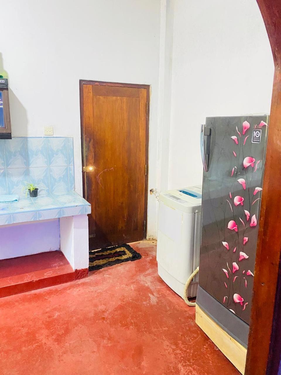 Pradeep Guest House Mirissa Exterior foto