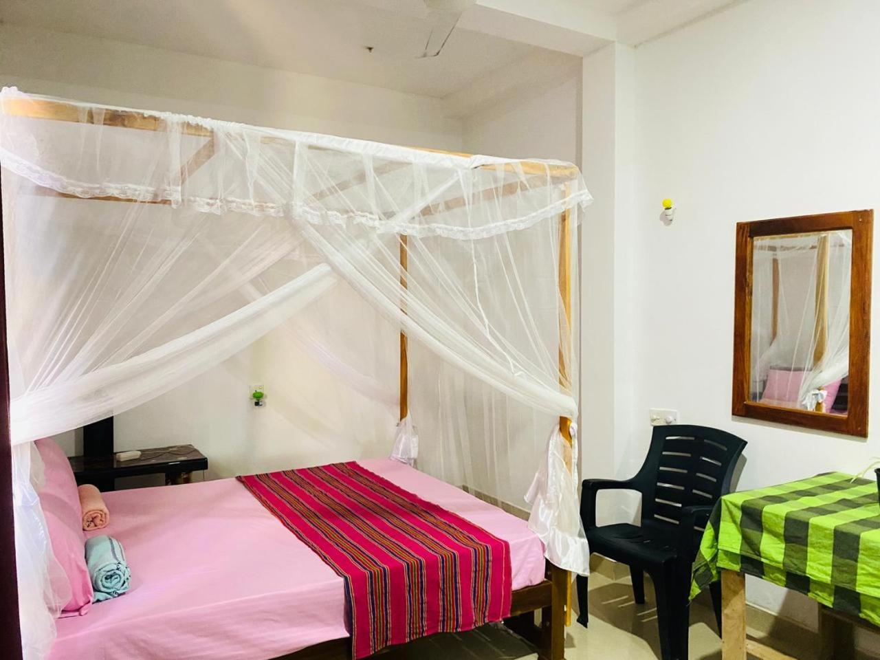 Pradeep Guest House Mirissa Exterior foto