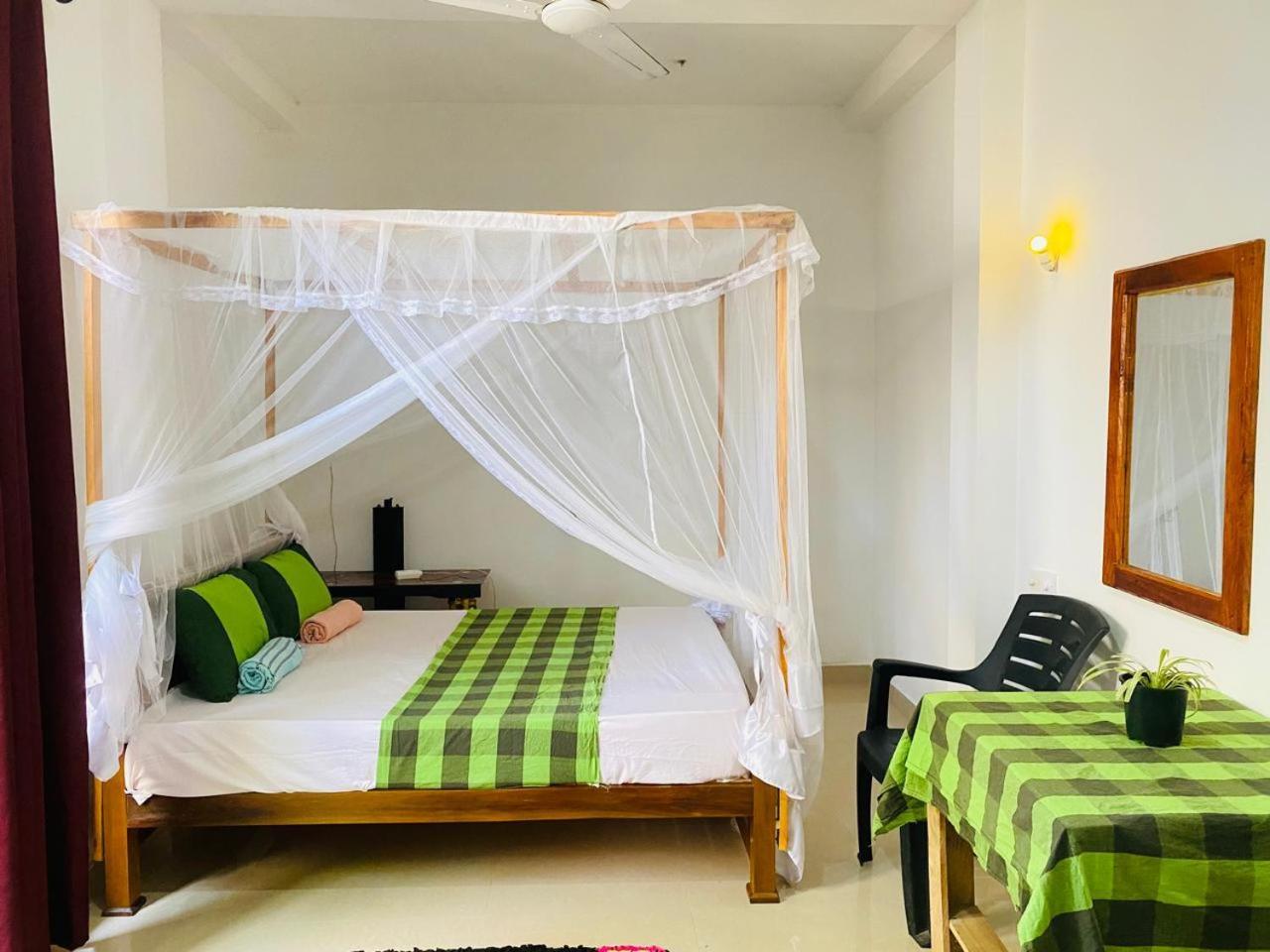 Pradeep Guest House Mirissa Exterior foto