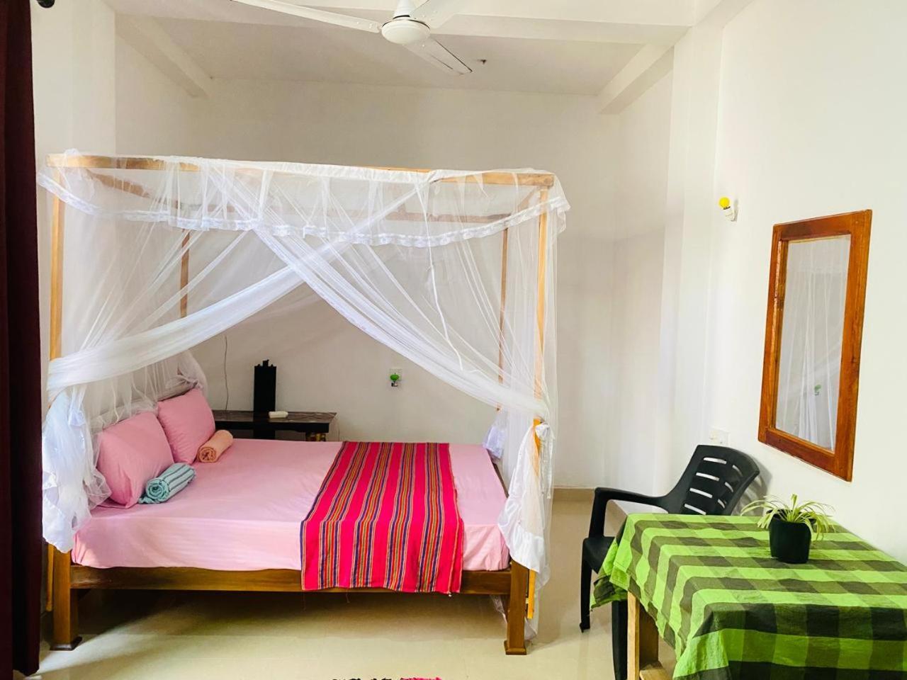 Pradeep Guest House Mirissa Exterior foto